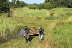 Sleeepzeilen bewijzen goede diensten als het terrein nat en zompig is.