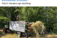 D'n Leeg'n Könningsstool, afvoeren van het maaisel 