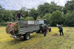 Onze Fendt tractor met kipper  
