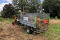 Afvoeren maaisel met onze Fendt en kipper 
